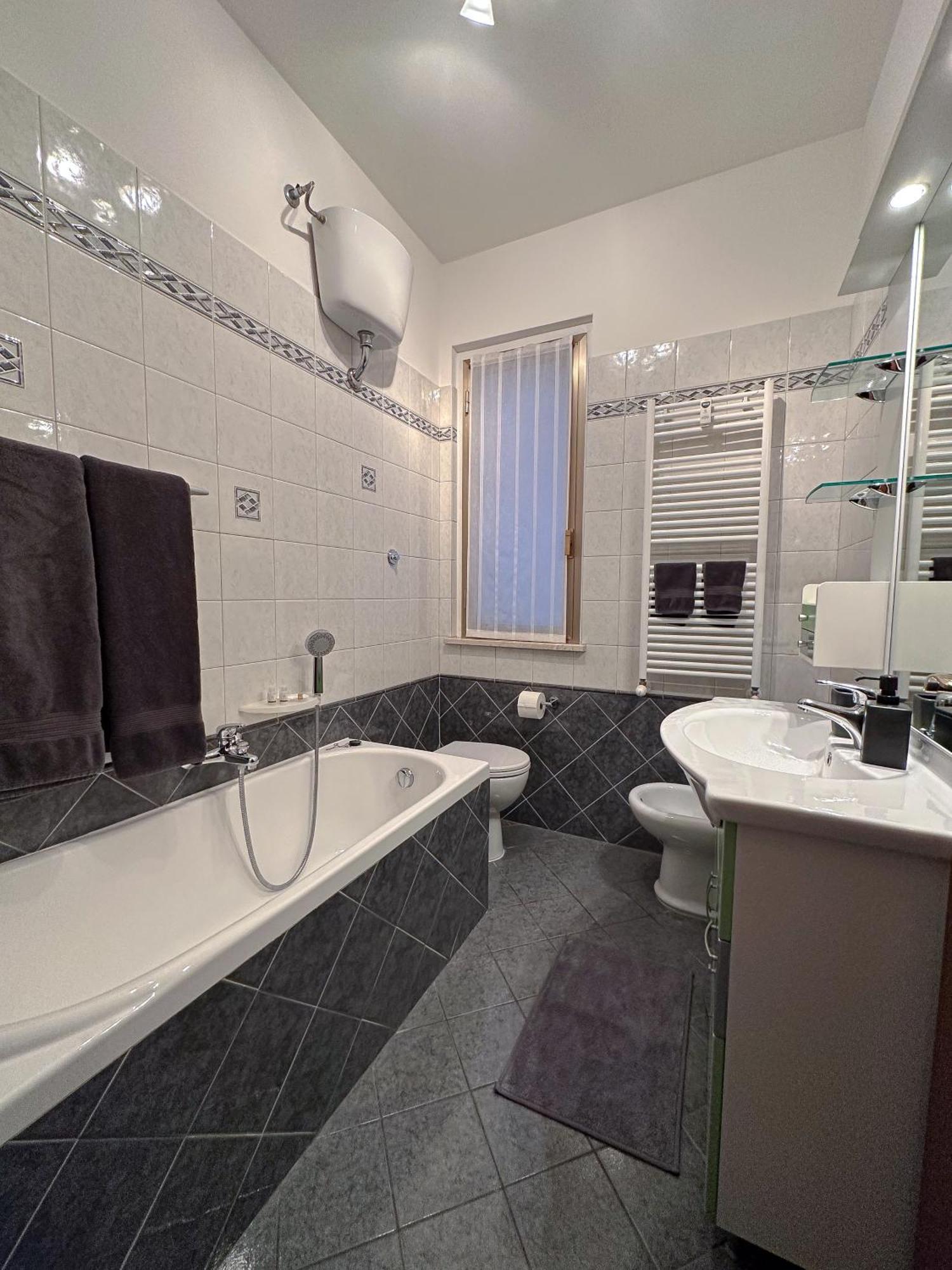 Bora Scura Apartment Триест Екстериор снимка