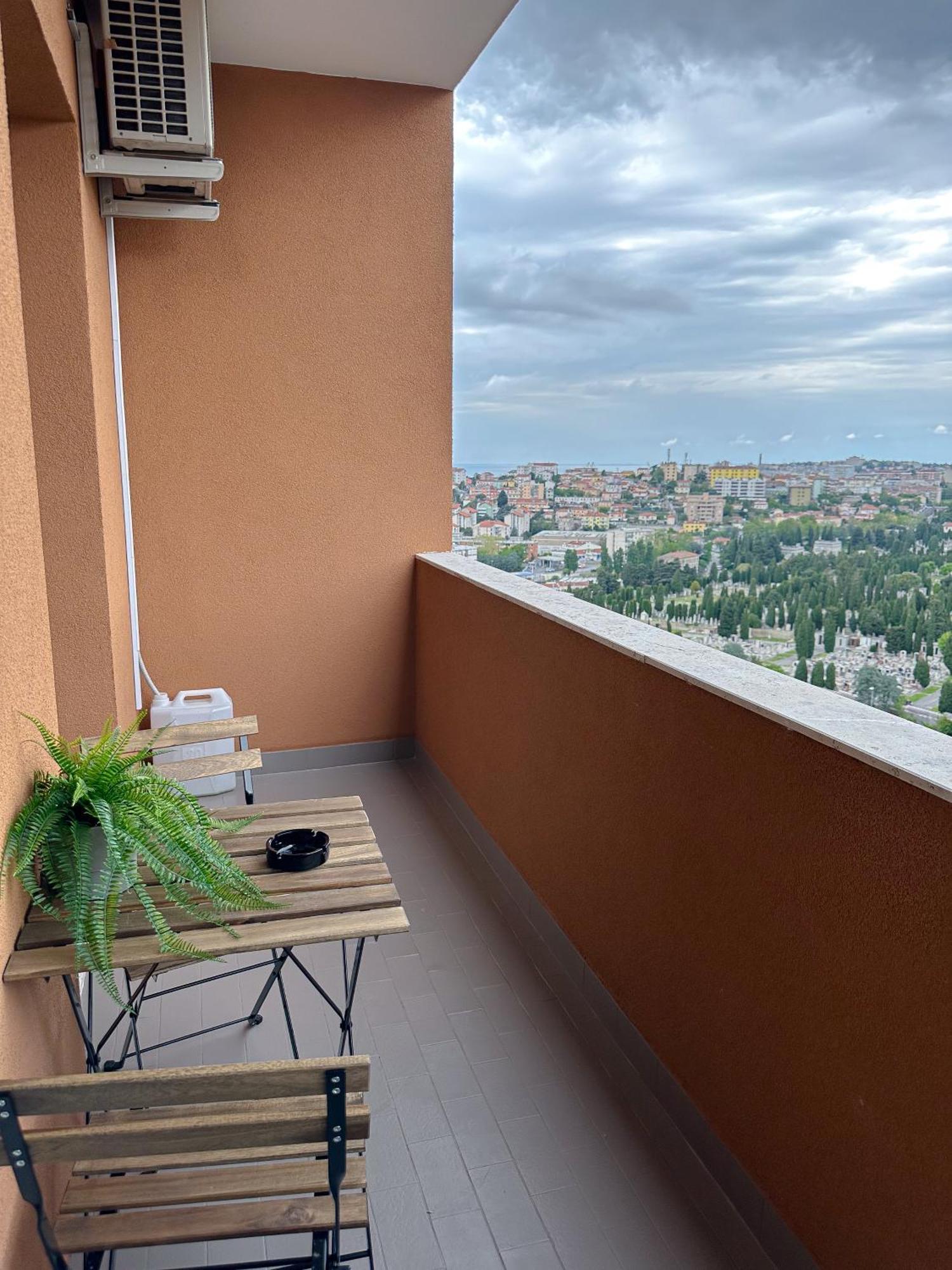 Bora Scura Apartment Триест Екстериор снимка